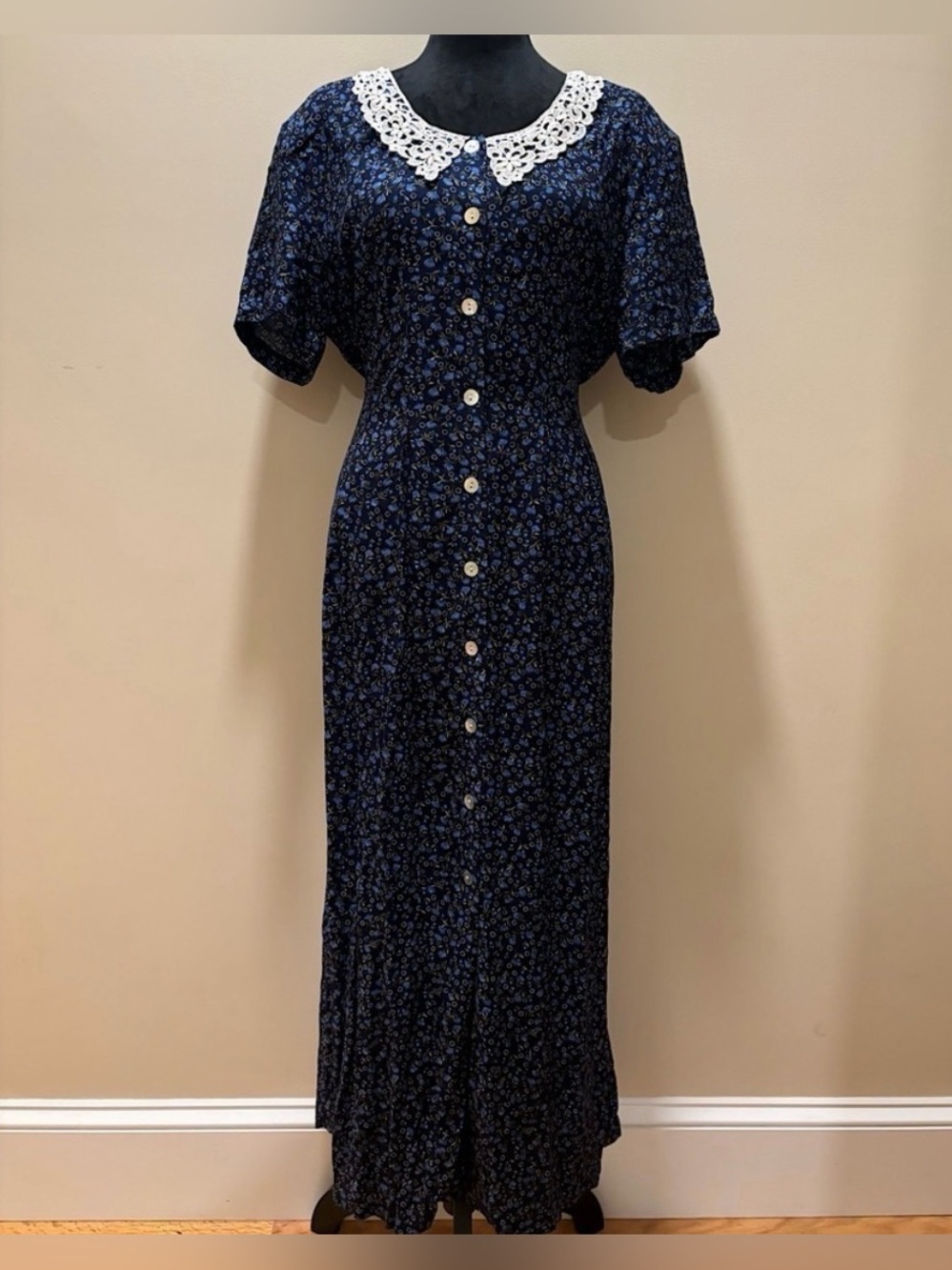 Vintage Betsy Lauren Blue Floral Button Front Dress Crochet Collar Size 14 Maxi